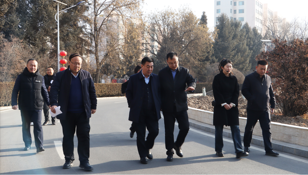 区委副书记、区长崔振华带队调研GA黄金甲酒业
